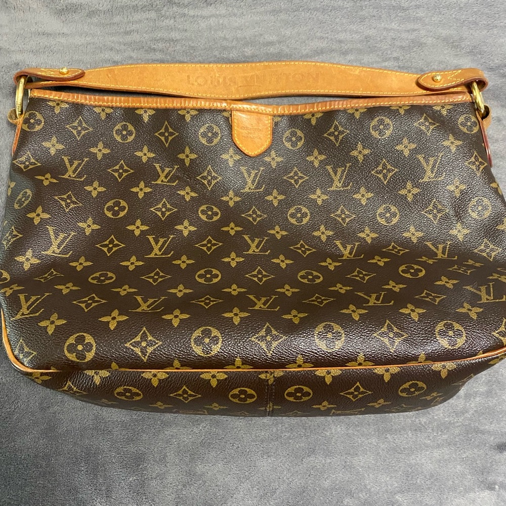 Beautiful Louis Vuitton authentic MM